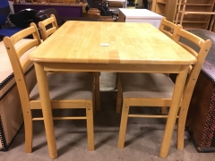 Köksbord + 4st stolar
